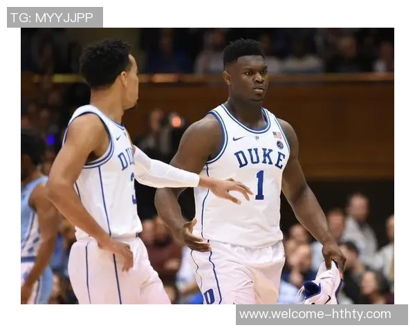 杜克女篮发布阿贾威尔逊签名鞋AOne特别版经典黑蓝配色款式