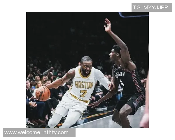 布朗全场最高29分助力球队逆转下半场独得19分展现强大冲击力