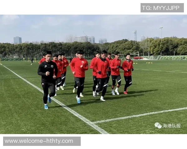 海港队在哈利法国际体育场开启冬季训练首课全力备战新赛季 海港队在哈利法国际体育场开启冬季训练首课全力备战新赛季